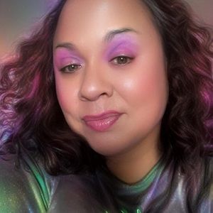 Meet your Posher, Raquel